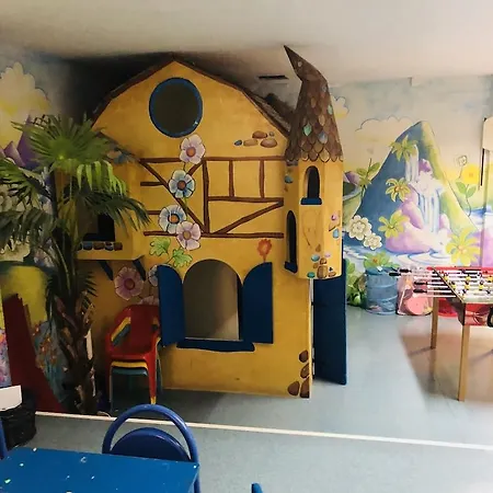 Hotel apartamentowy Regency Torviscas And