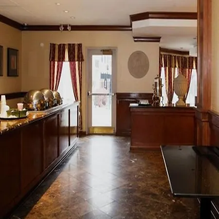 丽晶图维斯卡斯公寓加套房