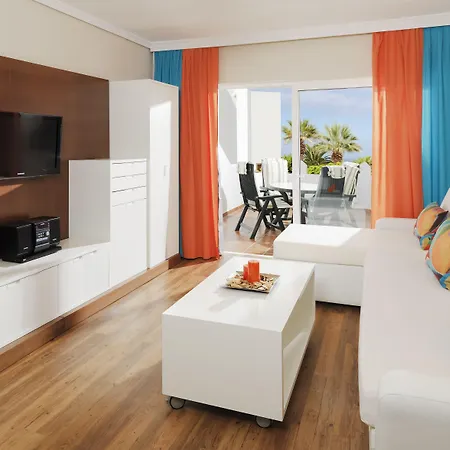 丽晶图维斯卡斯公寓加套房