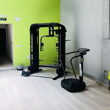 丽晶图维斯卡斯公寓加套房 3*